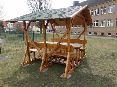 Hütten für den Schulhof